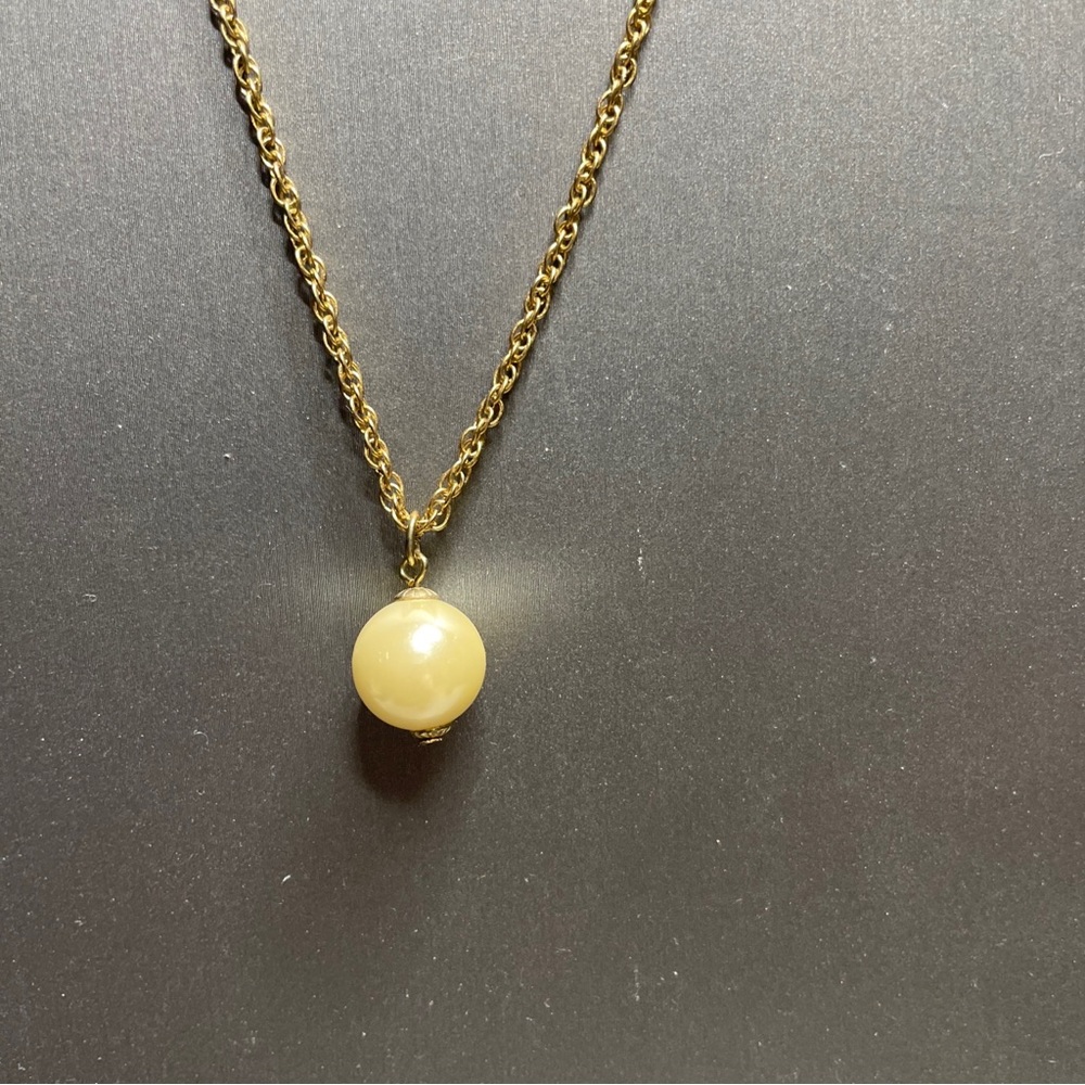 Vintage Single Pearl Pendant Hanging from a 30” Gold tone chain marked Korea.